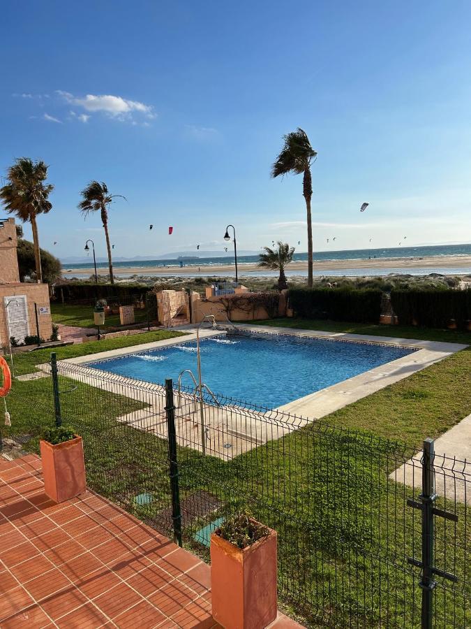 Apartamento Los Lances En Primera Linea De Playa Con Piscina Tarifa Exterior foto